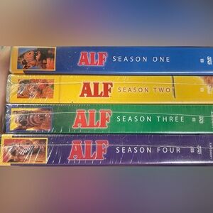 TV show: ALF 1 set. All 4 seasons brand new